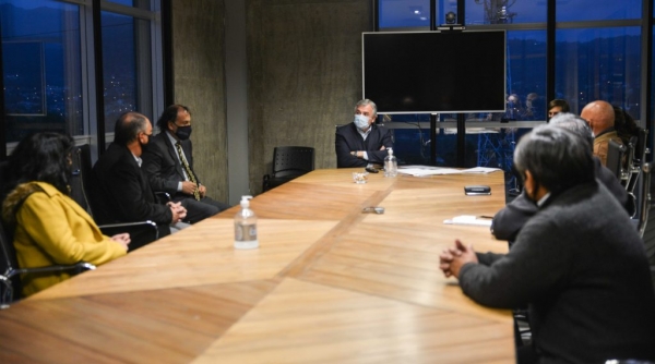 Compromiso de empresarios, gremio de comercio y transporte