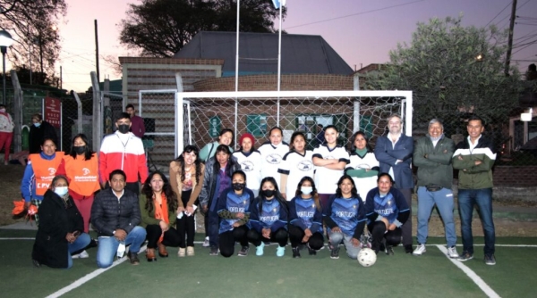Inaguraron escuela de f&uacute;tbol femenino en Chijra