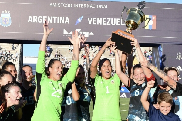 La Selecci&oacute;n Argentina gole&oacute; a Venezuela pensando en el Mundial 2023