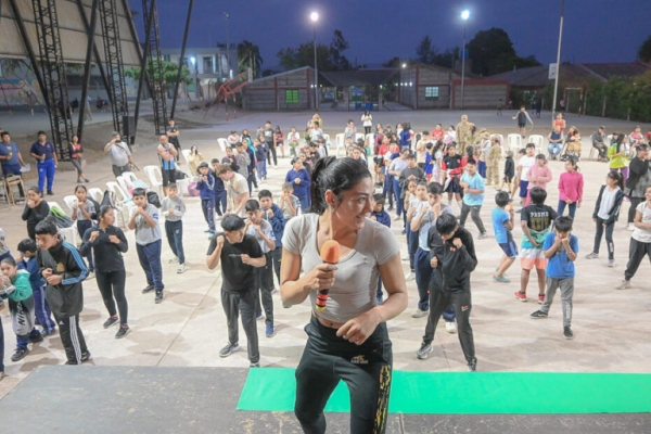 &ldquo;Boxeo en tu barrio&rdquo; lleg&oacute; a Alto Comedero