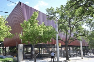 El intendente Jorge supervis&oacute; avances de la obra del Multiespacio del barrio Mariano Moreno