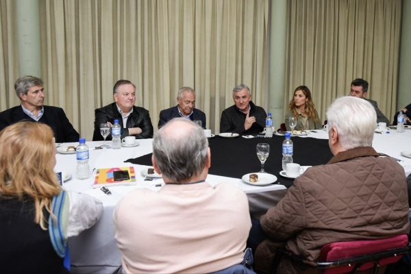 Morales, junto a empresarios de Santa Fe