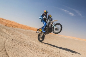 Rally Dakar: Kevin y Luciano Benavides siguen corriendo en el desierto