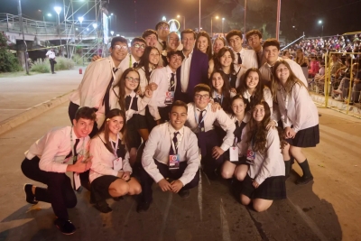 FNE: Sadir acompa&ntilde;&oacute; a los estudiantes en el desfile de carrozas
