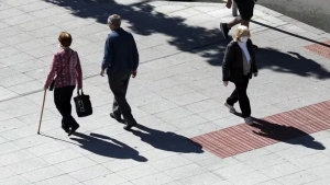Luis Caputo confirm&oacute; que el bono para los jubilados que cobren la m&iacute;nima ser&aacute; de 70.000 pesos