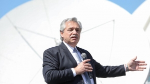 "Los d&oacute;lares hacen falta para producir, no para guardar"