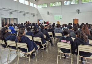 Brindan herramientas para prevenir el bullying y el grooming
