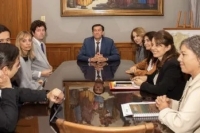 El ministro Carlos Sadir recibi&oacute; a la comitiva del Banco Centroamericano de Integraci&oacute;n Econ&oacute;mica