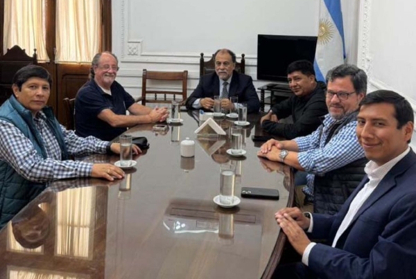 Gobierno refuerza el di&aacute;logo con la CGT Jujuy