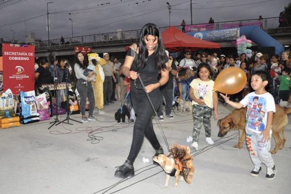 Masiva y divertida Tercera Perrot&oacute;n Municipal en Anfiteatro Las Lavanderas