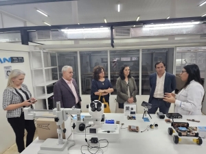 Serrano se reuni&oacute; con su par de Misiones y visit&oacute; espacios educativos innovadores