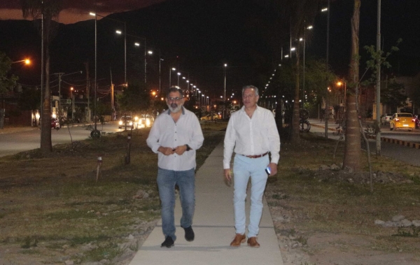 AVENIDA FORESTAL CUENTA CON NUEVA ILUMINACI&Oacute;N LED