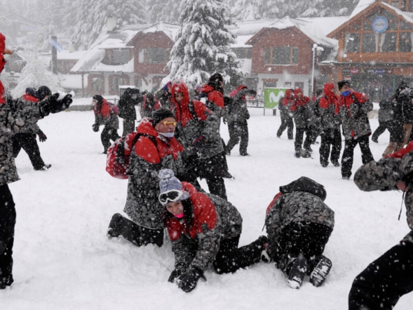 Firman convenio entre Bariloche y Jujuy con descuentos a pasajeros de Aerol&iacute;neas Argentinas