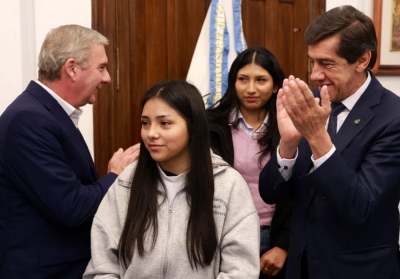 Gobierno de Jujuy otorg&oacute; becas a estudiantes de la carrera de Medicina