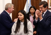 Gobierno de Jujuy otorgó becas a estudiantes de la carrera de Medicina