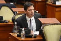 Morone impulsa ley de juicio por jurados