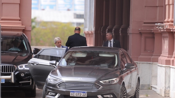 Caputo le pisa a las provincias los cr&eacute;ditos para obras del BID y el Banco Mundial, porque quiere la plata l&iacute;quida