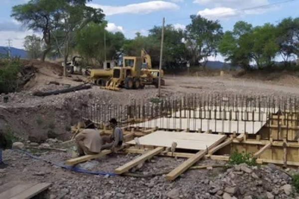 Avanzan obras de alcantarillado sobre RP 22 en Perico