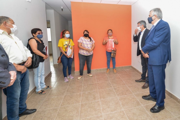 La Esperanza: Viviendas para familiares de empleados fallecidos en incendio