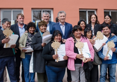 ENTREGA DE VIVIENDAS Y ESCRITURAS EN VOLC&Aacute;N