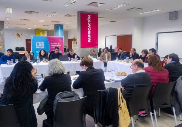 Gobierno a docentes: "Aumentos en &iacute;tems espec&iacute;ficos y mejora en condiciones laborales"