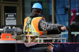 Avanza la reforma laboral: qué impacto tendrán el plan de blanqueo de empleados y los incentivos a nuevas contrataciones