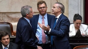 La oposici&oacute;n presiona para lograr m&aacute;s cambios en la ley &oacute;mnibus y comienza una puja por el texto final