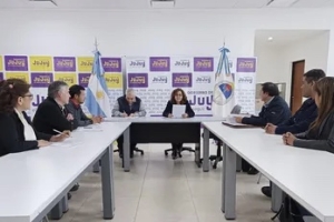 Educaci&oacute;n se reuni&oacute; con gremios docentes