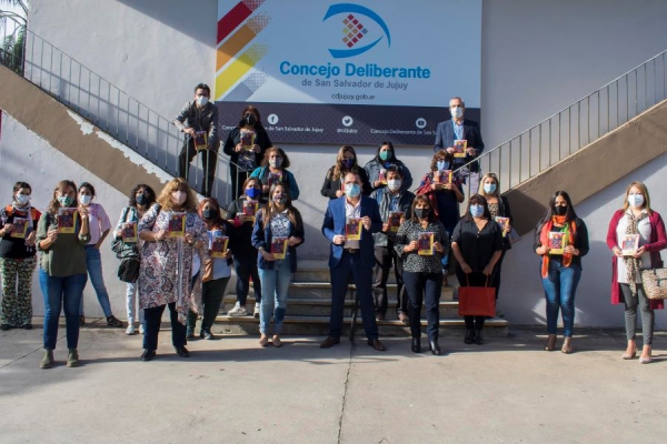 Violencia de g&eacute;nero, presentaron gu&iacute;a en en Concejo