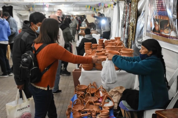 Continua con &eacute;xitos la 1&deg; Feria Provincial del Mercado Artesanal