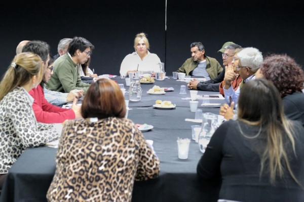 Gobierno ratific&oacute; el di&aacute;logo salarial con docentes y estatales