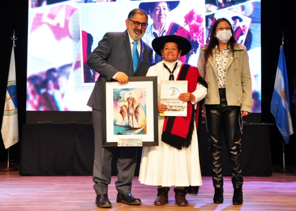 Emotiva entrega de reconocimientos "General Eduardo Arias"