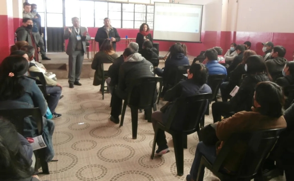 Rentas y AFIP. Dictaron charla para feriantes y peque&ntilde;os comerciantes