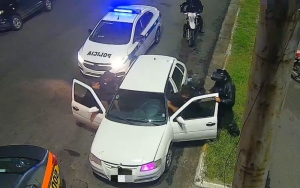 C&aacute;maras del 911 .Registran persecuci&oacute;n en inmediaciones de la iglesia de Santa Teresita