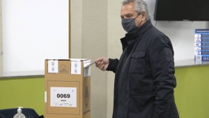 Alberto Fern&aacute;ndez: "Cuando se vota se hace m&aacute;s fuerte la democracia"