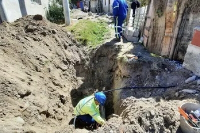 Agua Potable de Jujuy concluy&oacute; conexiones domiciliares de agua para vecinos del asentamiento El Zanj&oacute;n en barrio Chijra
