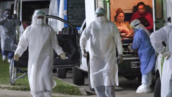 Murieron 14 personas y se registraron 886 nuevos contagios de coronavirus en el pa&iacute;s