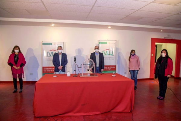 IVUJ realiz&oacute; sorteo de viviendas de ADEP