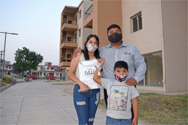 El IVUJ entrego 14 viviendas en Alto Comedero