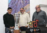 Jorge recibi&oacute; al reconocido ciclista M&aacute;ximo G&oacute;mez Ortu&ntilde;o