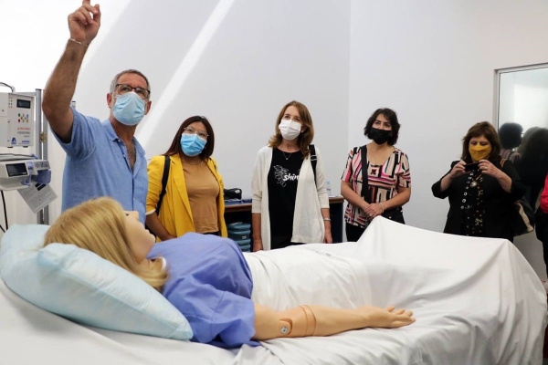 Bovi recorri&oacute; las instalaciones del INET