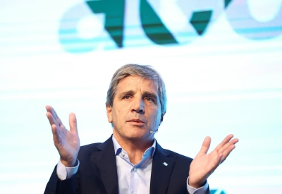 El Gobierno quiere privatizar Intercargo y Transener antes de 2026 y prepara el terreno para que AySA sea la pr&oacute;xima