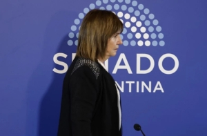 Los aliados bajaron la sesión y Bullrich aceptó que se vote la interpelación a Adorni la otra semana