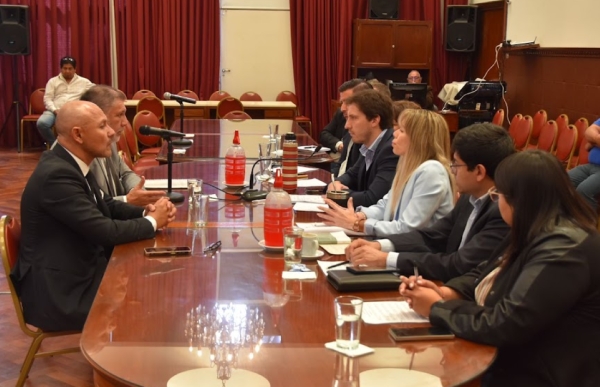Aspirantes a cubrir cargos de funcionarios judiciales se entrevistaron con diputados