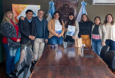 Reconocimiento . &ldquo;Jugando Con Ciencia&rdquo; de Radio Muni