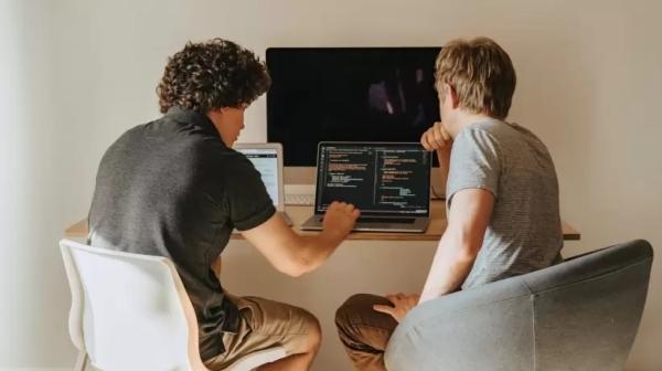 C&oacute;mo aprender sobre IA generativa con estos siete sencillos cursos de AWS