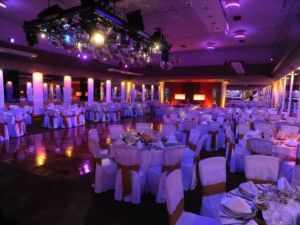 A partir de este lunes reabren los salones de eventos