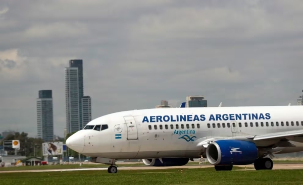 Anunciaron un paro de pilotos de Aerol&iacute;neas Argentinas para el martes 10 de junio
