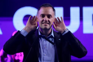 La fortuna de Adorni en criptomonedas pasó por ocho billeteras virtuales de las que asegura ser dueño