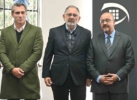 Jorge entreg&oacute; la distinci&oacute;n de Visitante Distinguido a embajador de la India